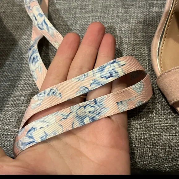 CALL IT SPRING Disney Ankle Wrap Heel 7.5 - Picture 5 of 6